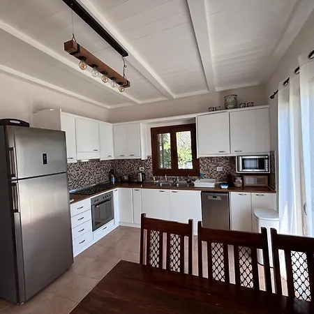 Calliope Avec Vue Imprenable, Jardin Et Piscine Privee