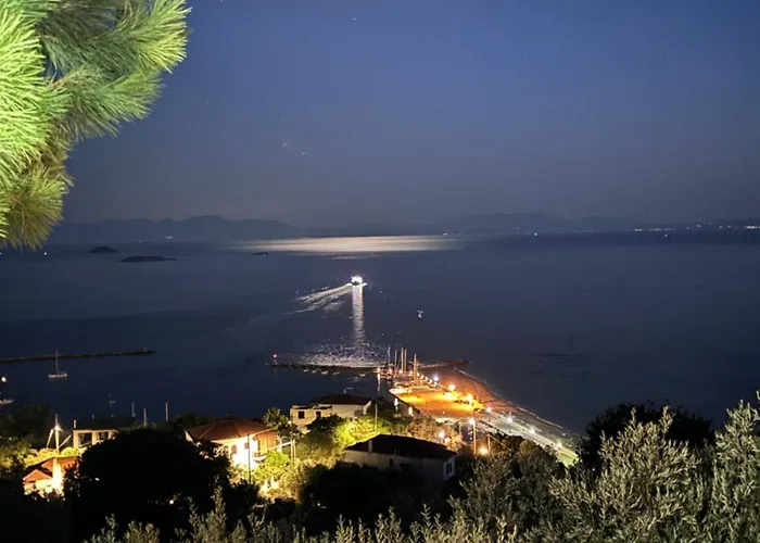 Vila Calliope Avec Vue Imprenable, Jardin Et Piscine Privee